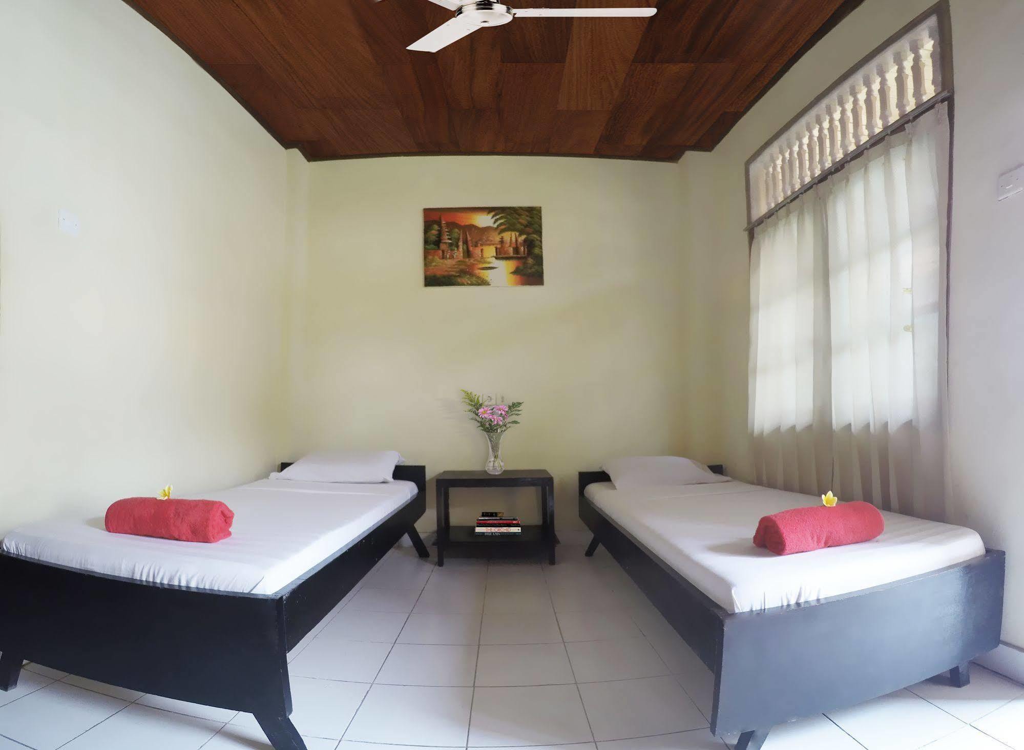 Bali Manik Beach Inn Kuta Lombok Exterior foto